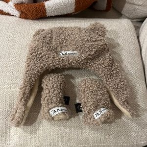 7am w can’t hat and mitten set